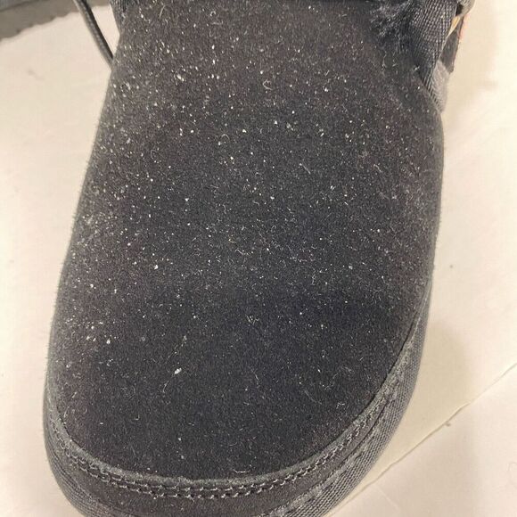 UGG boots Big boys size 7 with laces and logo in black and red with checkered. - Picture 8 of 13